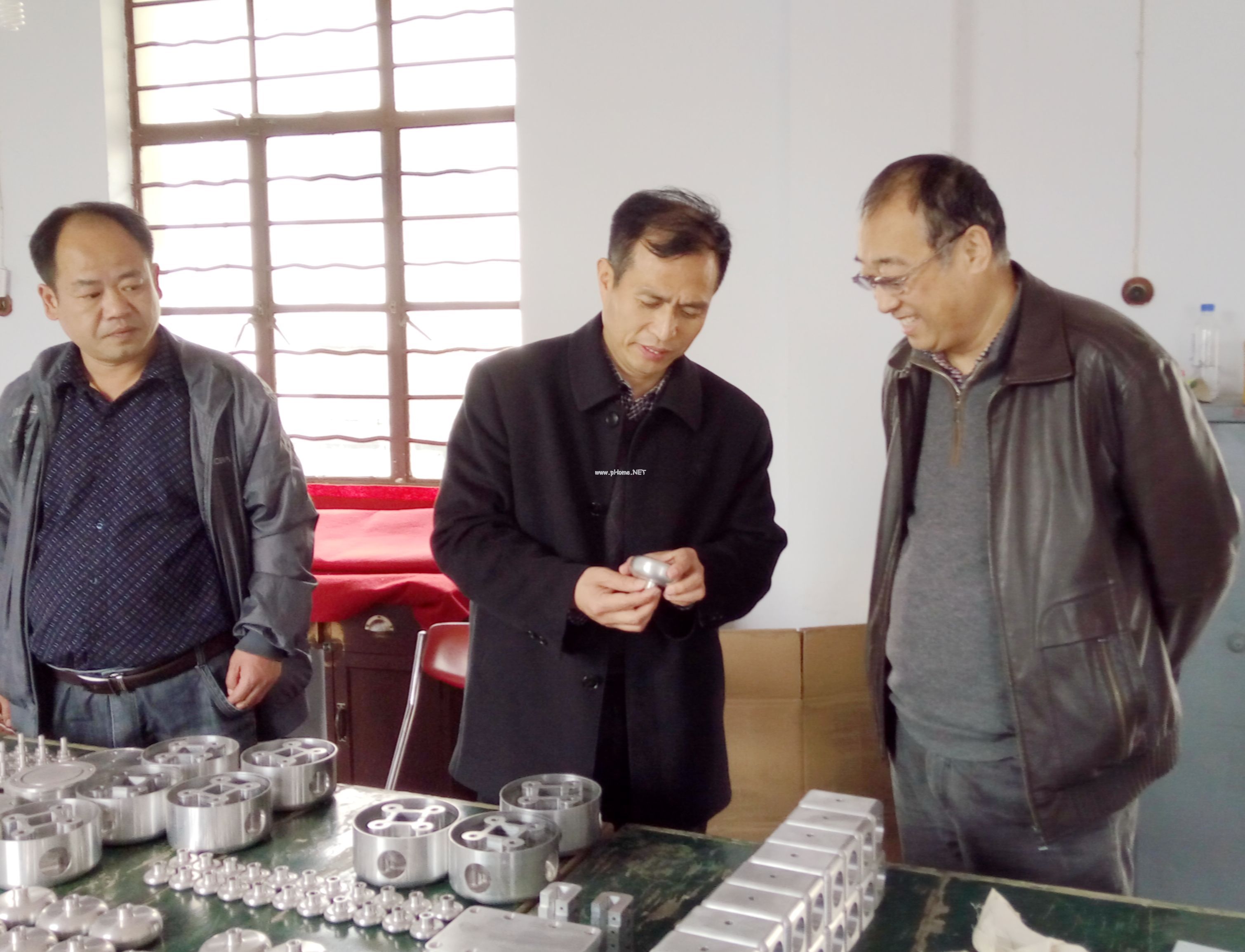 向东公司
